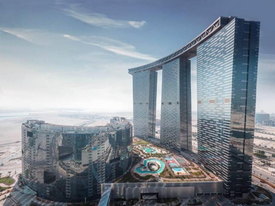 Ferienwohnung Cozy 1Br In Iconic Tower Abu Dhabi Exterior foto