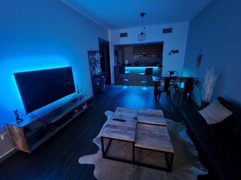 Ferienwohnung Cozy 1Br In Iconic Tower Abu Dhabi Exterior foto